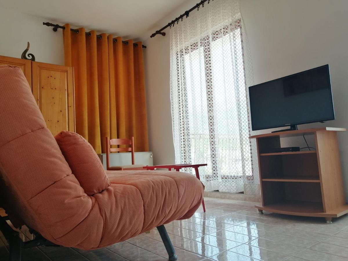 Lovely Apartment With Big Terrace In Budva Exterior foto